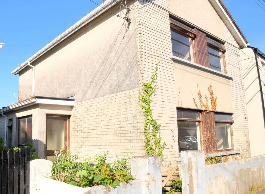 Cross Street, Loughrea, H62NN66