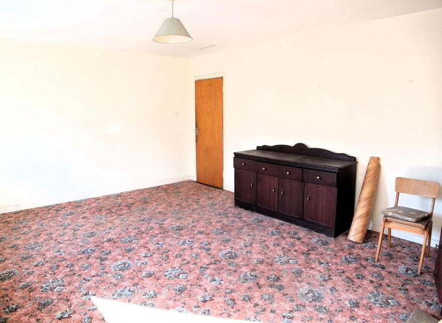 Cross Street, Loughrea, H62NN66