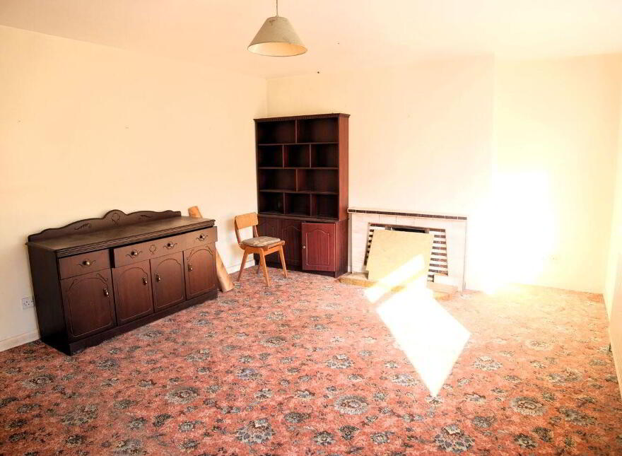 Cross Street, Loughrea, H62NN66