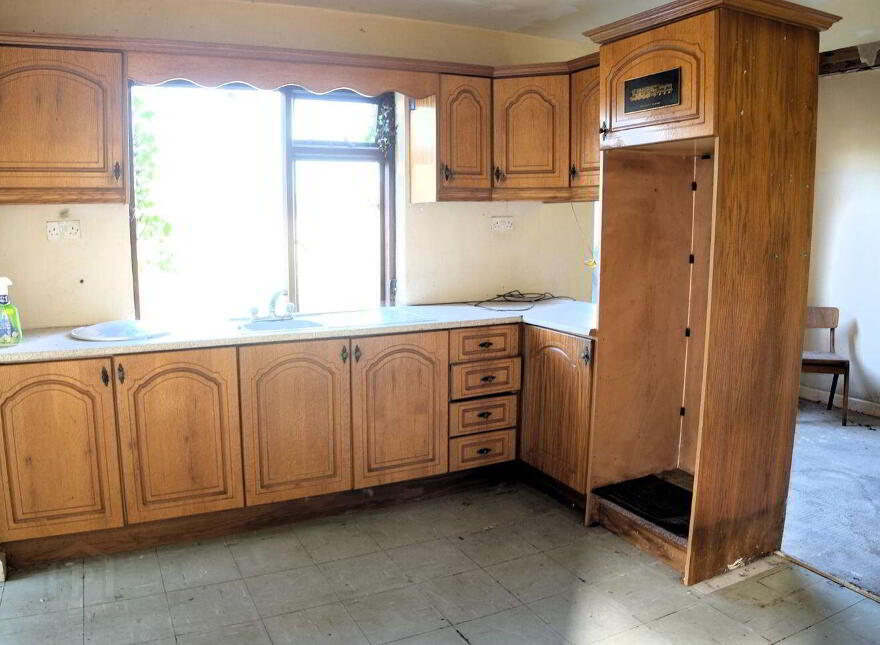 Cross Street, Loughrea, H62NN66
