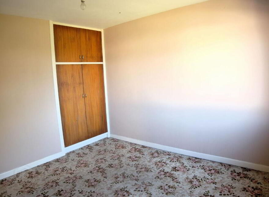 Cross Street, Loughrea, H62NN66