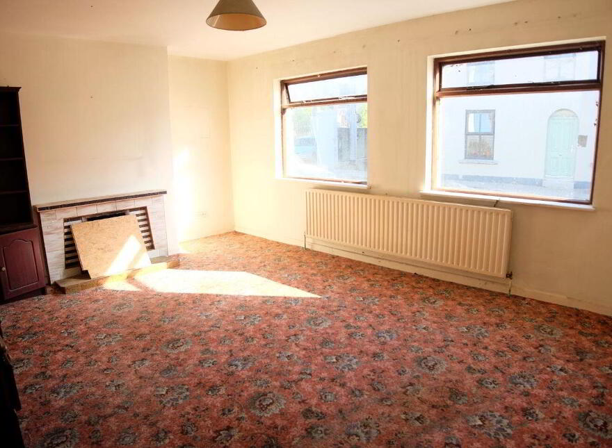 Cross Street, Loughrea, H62NN66