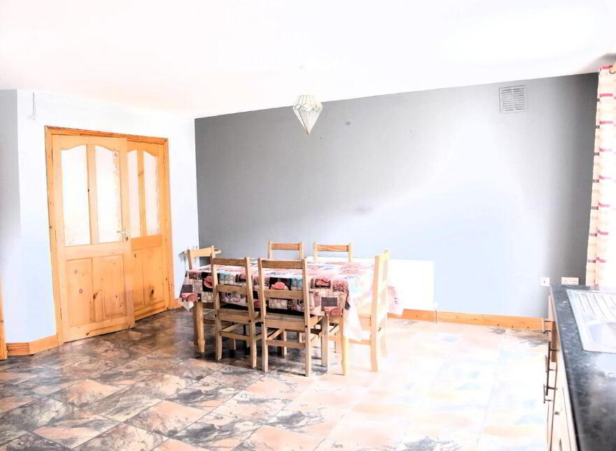 52 Danesfort Court, Loughrea, H62NW42
