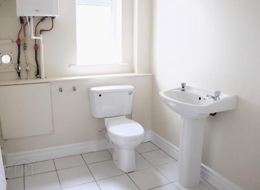 19 An Sruthan, Loughrea, H62PX72