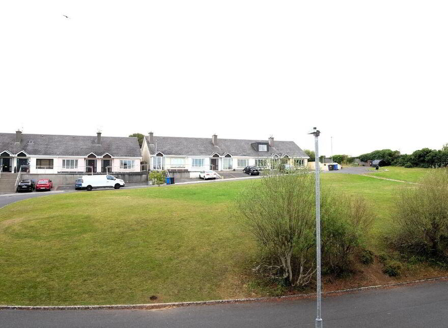19 An Sruthan, Loughrea, H62PX72