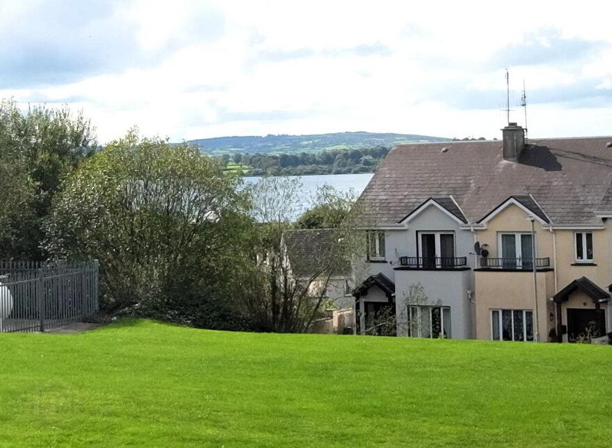 26 An Srúthan, Cross Street, Loughrea, H62A628