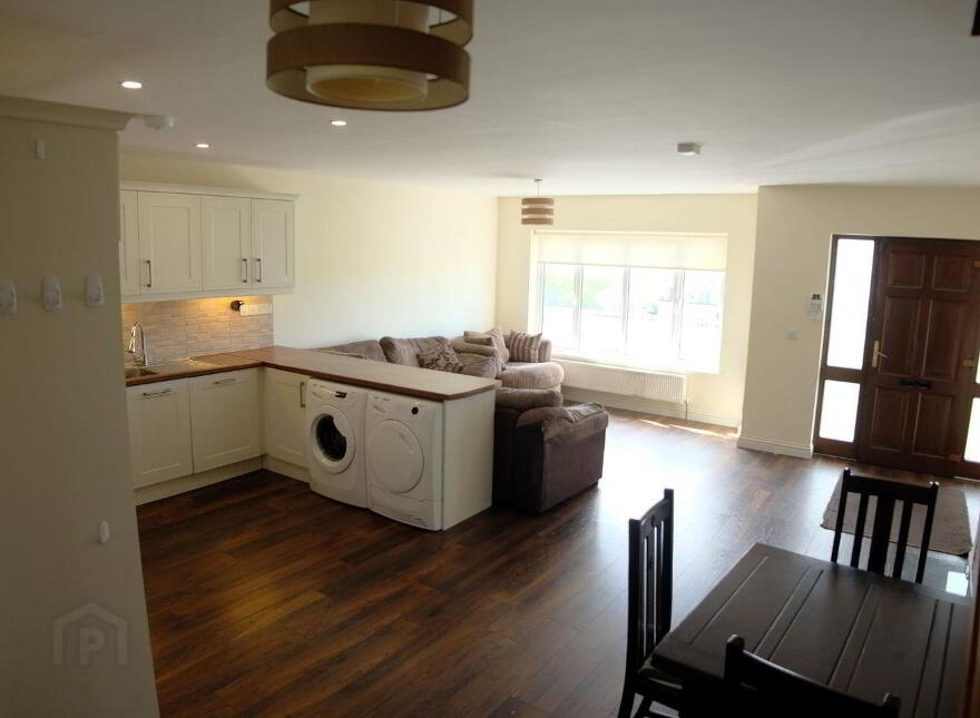 26 An Srúthan, Cross Street, Loughrea, H62A628