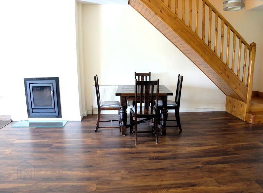 26 An Srúthan, Cross Street, Loughrea, H62A628