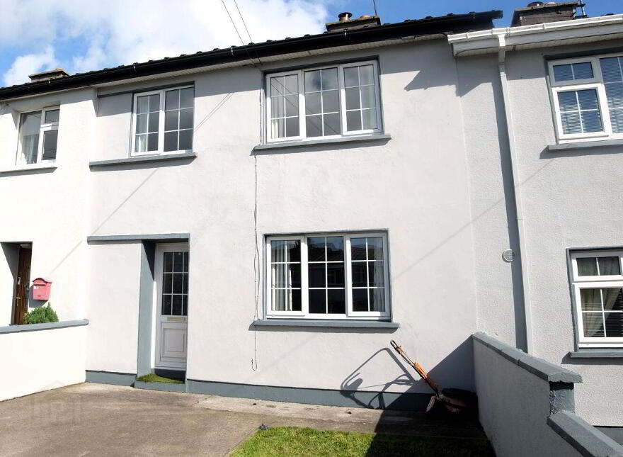 42 Fahy Gardens, Loughrea, H62PH42