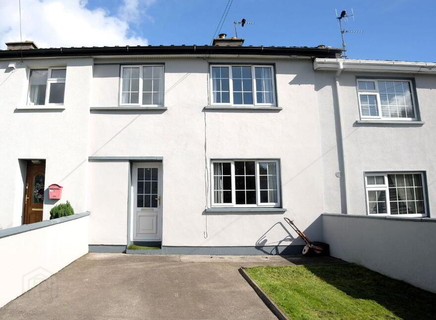 42 Fahy Gardens, Loughrea, H62PH42