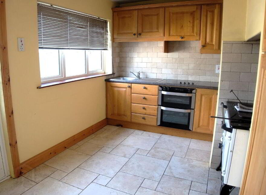 42 Fahy Gardens, Loughrea, H62PH42