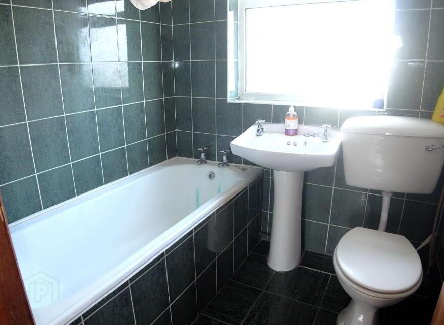 42 Fahy Gardens, Loughrea, H62PH42