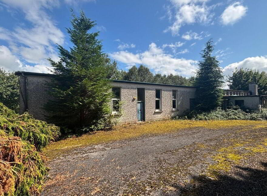 Ballykeeran, Athlone, N37RR90