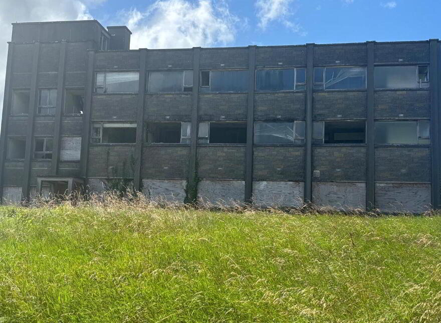 Ballykeeran, Athlone, N37RR90