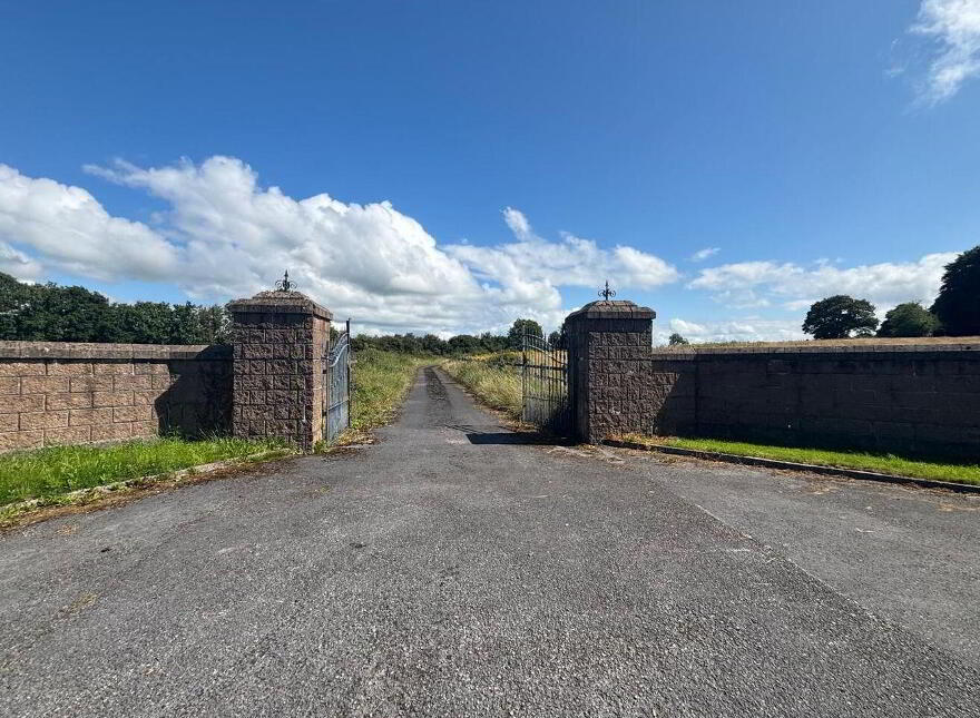 Ballykeeran, Athlone, N37RR90