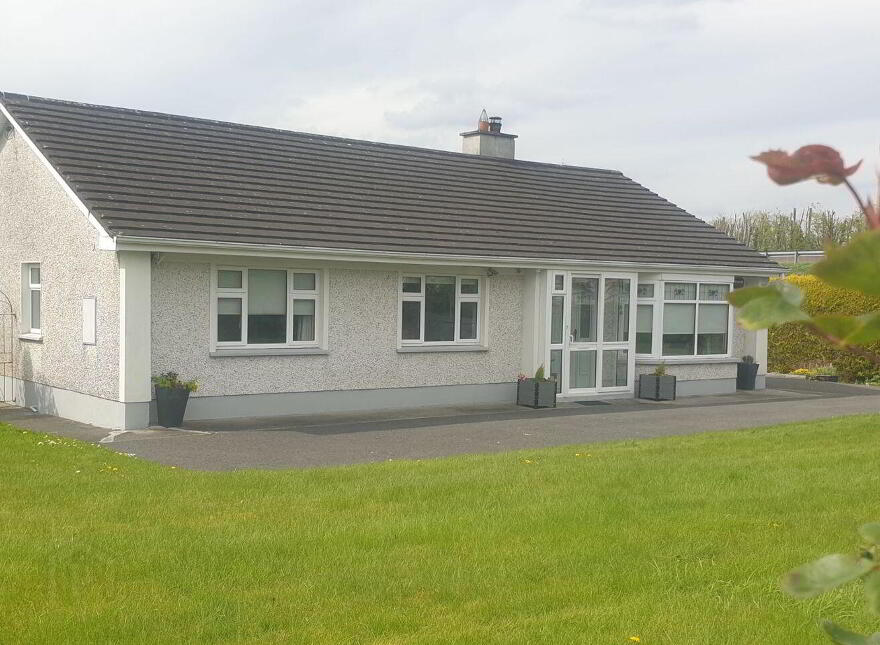 Arcadia, Athlone, N37HH70