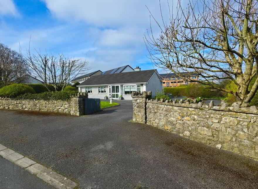 Arcadia, Athlone, N37HH70