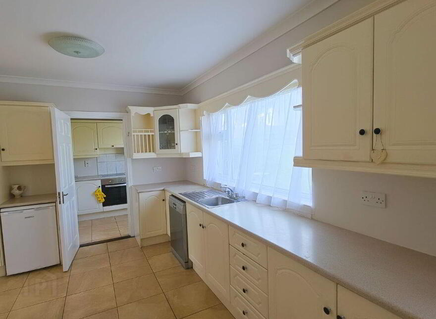 Arcadia, Athlone, N37HH70