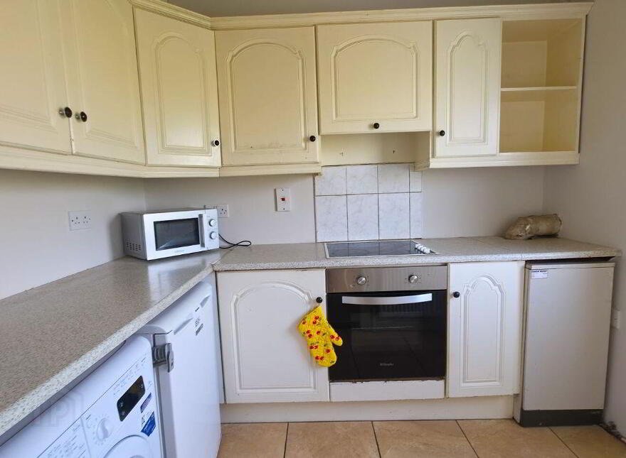 Arcadia, Athlone, N37HH70
