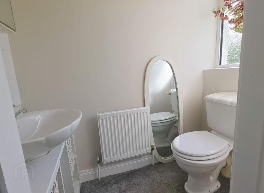 Arcadia, Athlone, N37HH70