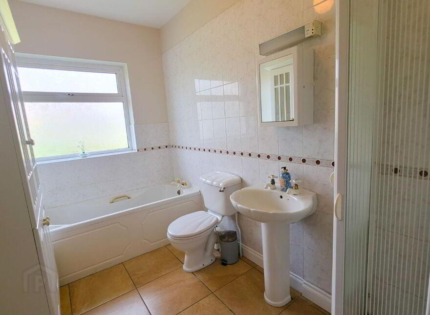 Arcadia, Athlone, N37HH70