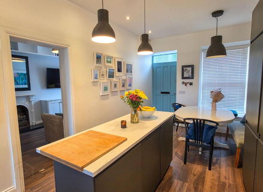 Abbey Street, Roscommon Town, F42W283