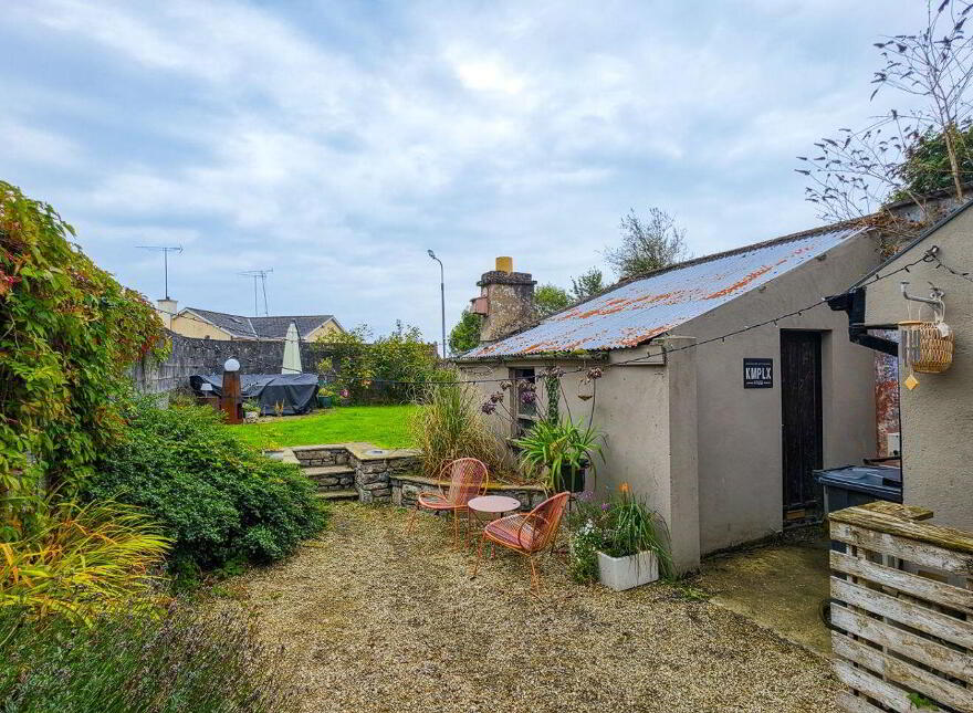 Abbey Street, Roscommon Town, F42W283