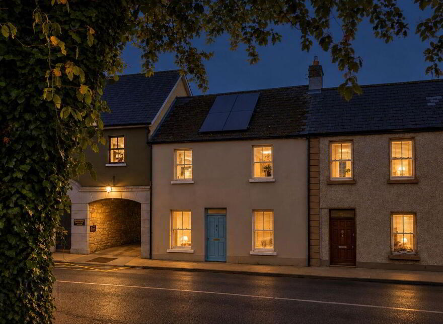 Abbey Street, Roscommon Town, F42W283