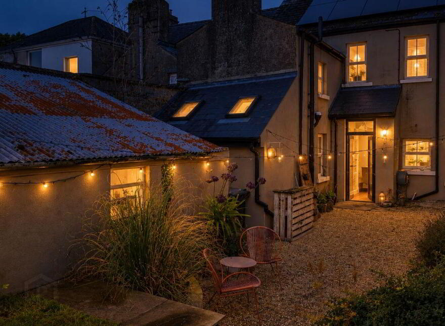Abbey Street, Roscommon Town, F42W283