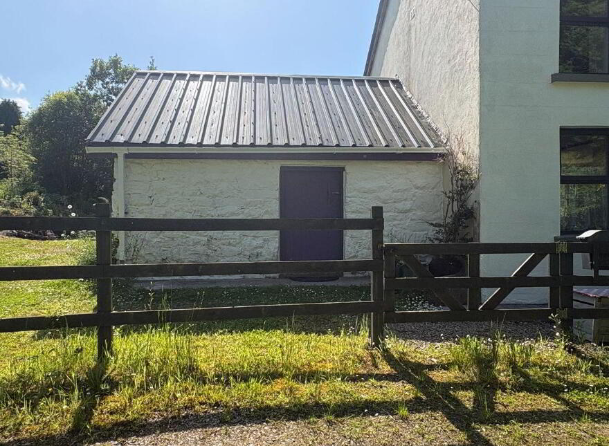 Teach An Atha, Ballymalone, Tuamgraney, V94E04W