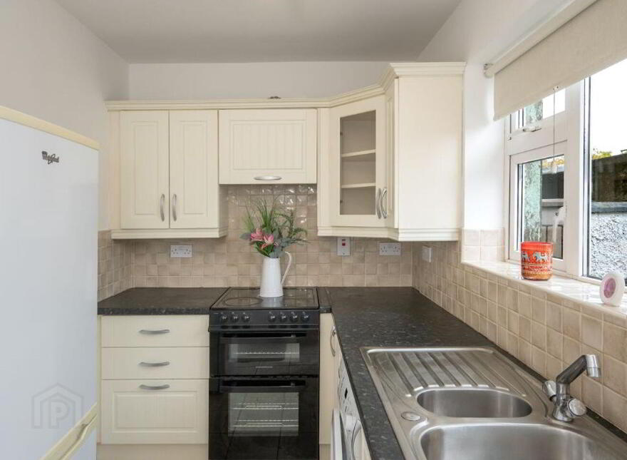 10 Saint John's Terrace, Station Road, Blarney, T23X018