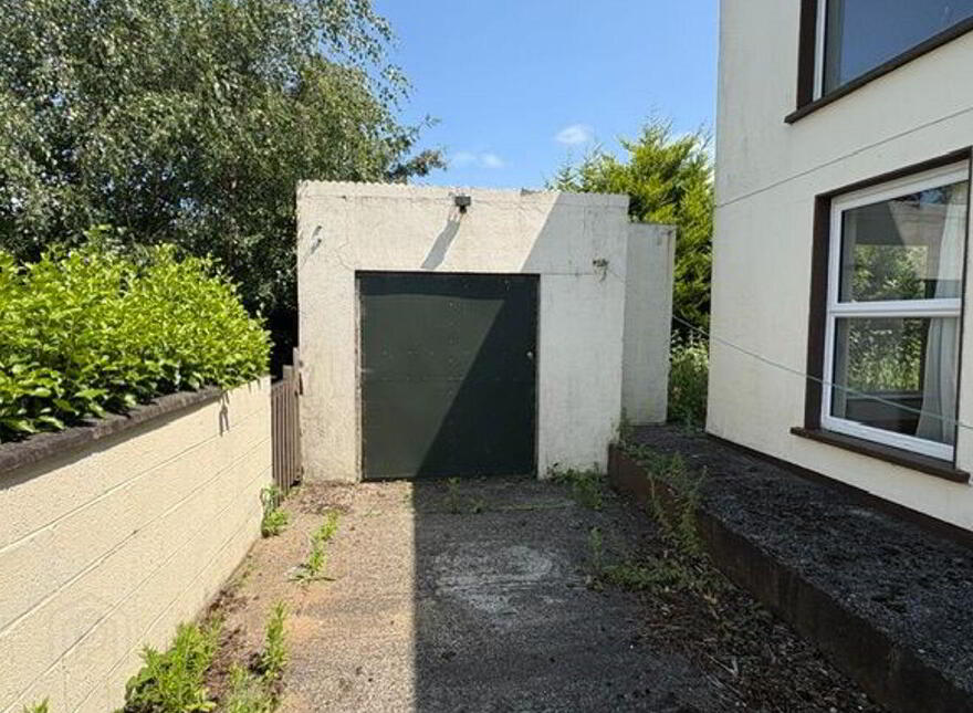 "HOLLYBROOK HOUSE", Screen, Curracloe, Y21K198