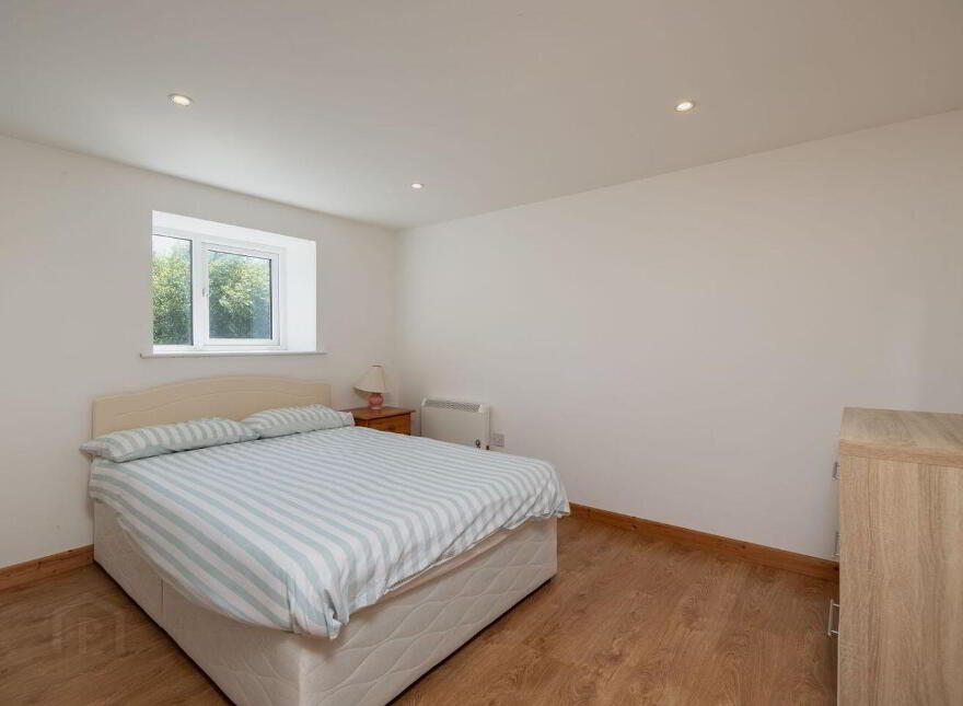 Waddingsland, Saint Helen's, Rosslare Harbour, Y35CK72