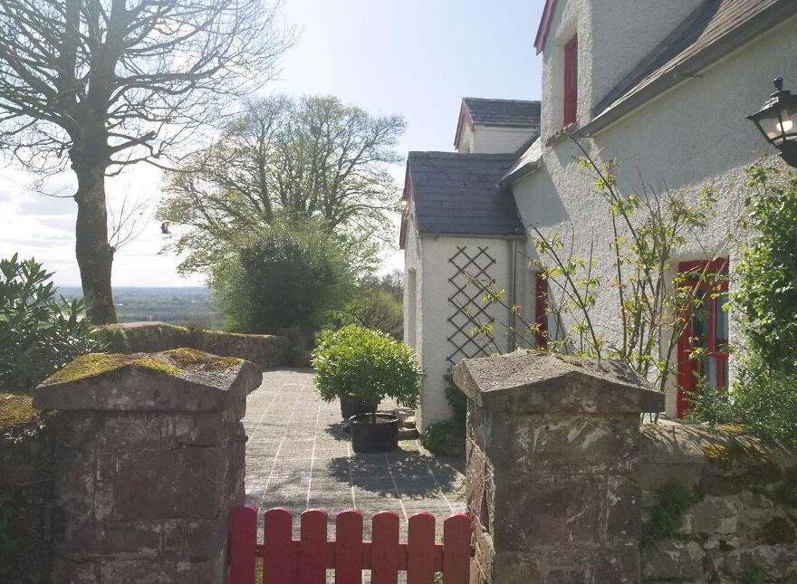 Doras Na Brionna, Ballycorban, Scarriff, V94A4CW