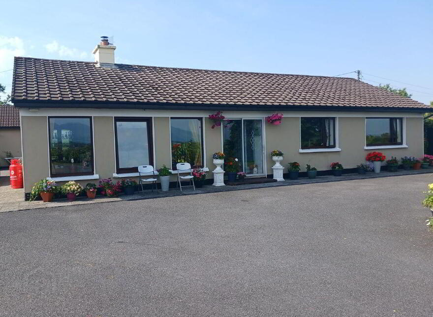 Hillgrove House, Laharn, Killorglin, V93R260