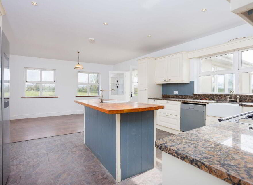 Ardcanaught, Castlemaine, V93K306