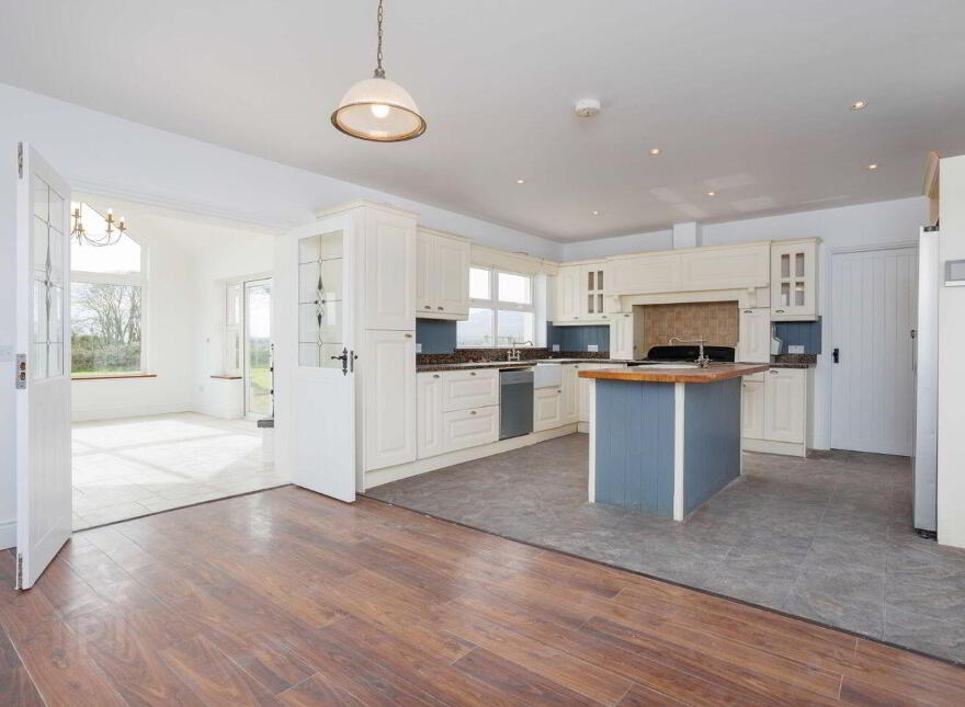 Ardcanaught, Castlemaine, V93K306