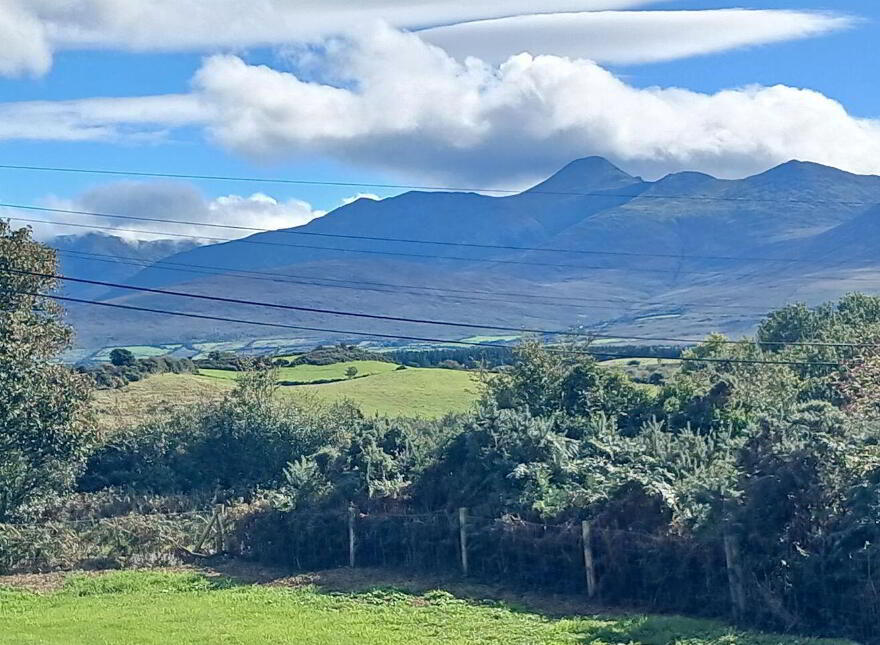 Reeks View Lodge, Ownagarry, Killorglin, V93R2K8