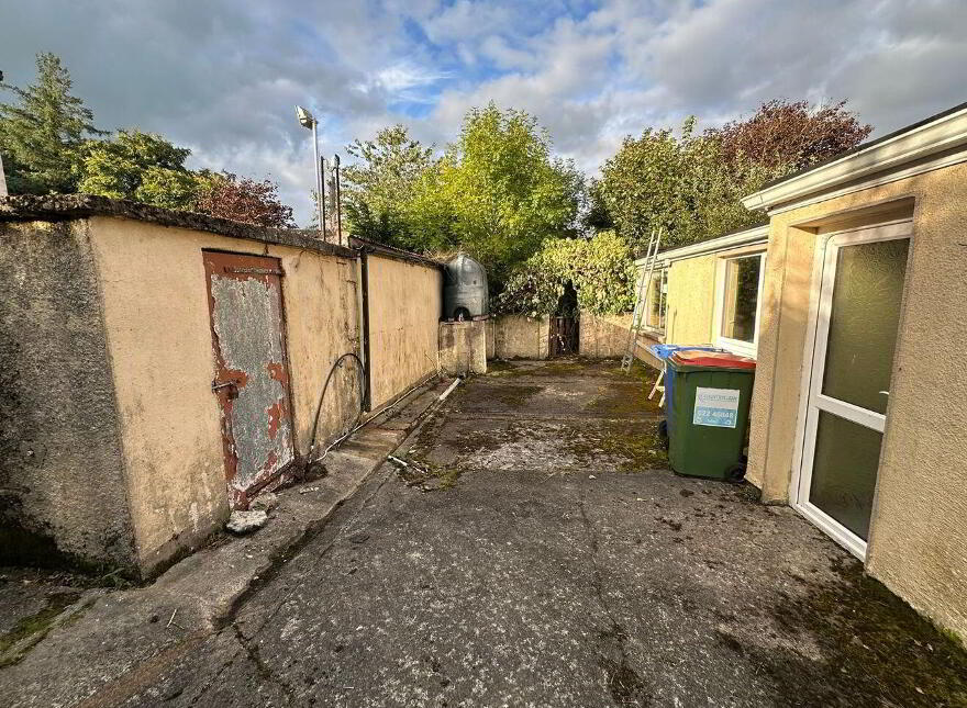 Mountkeeffe, Newmarket, Tullylease, P51Y2C0