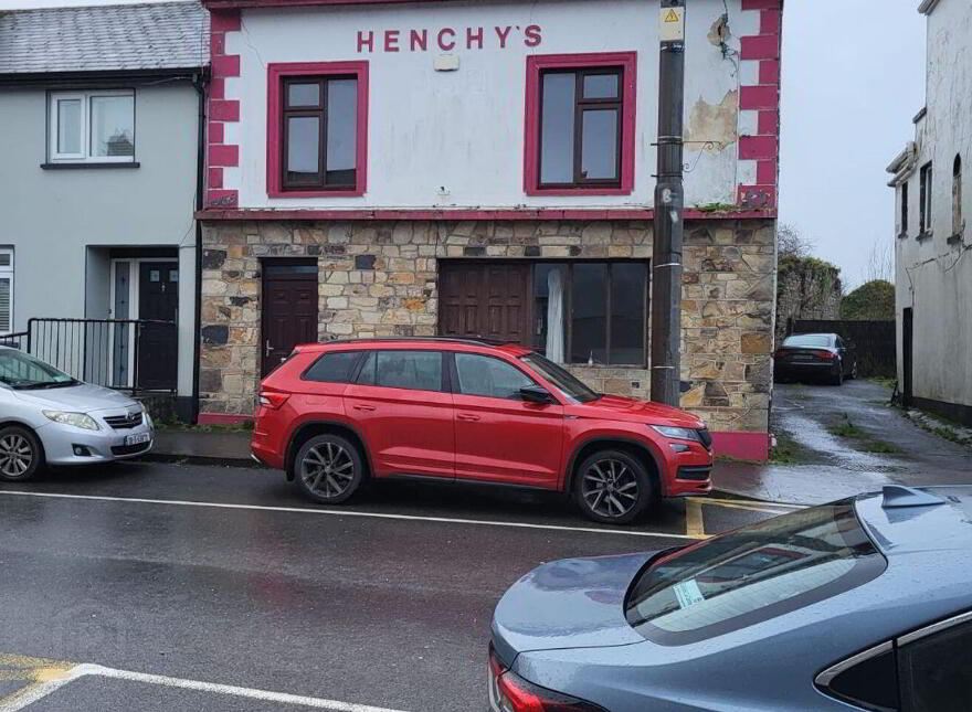 Henchy's Bar, Main Street, Scarriff, V94A3EC