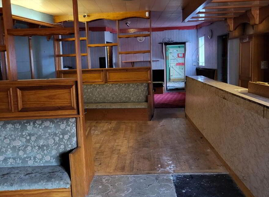 Henchy's Bar, Main Street, Scarriff, V94A3EC