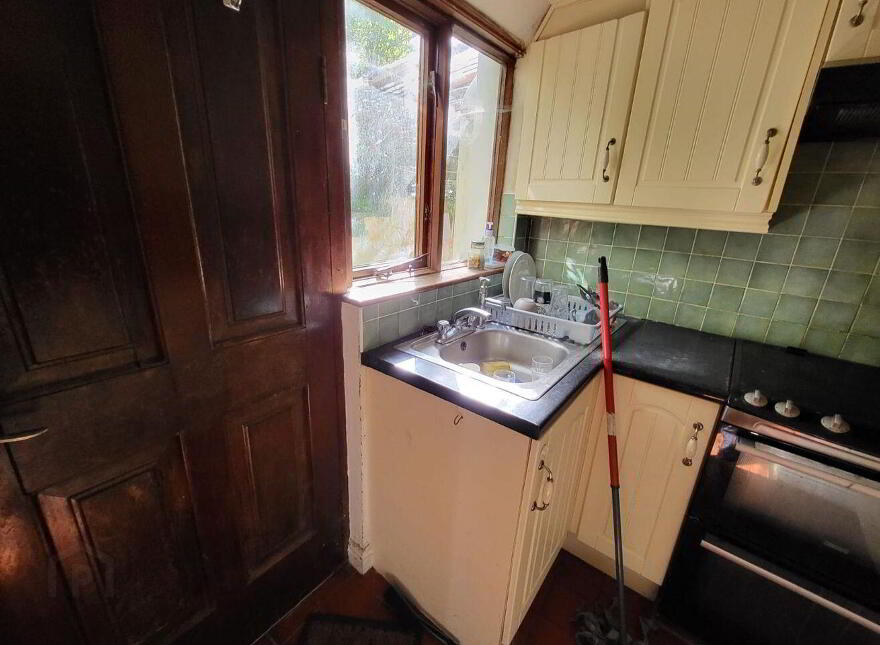 Bridge Street, Scarriff, V94XY2Y