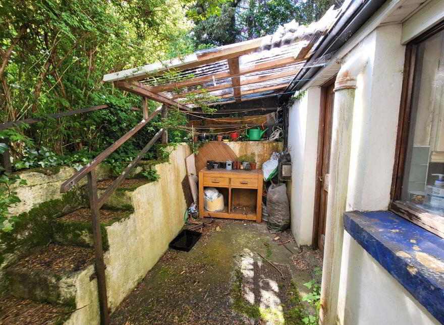 Bridge Street, Scarriff, V94XY2Y