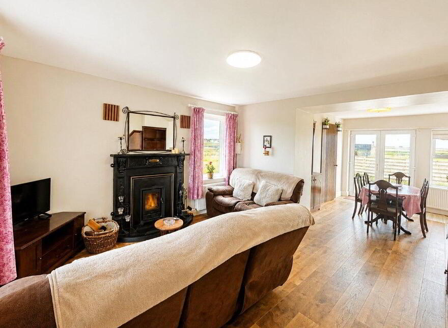 Seafield, Quilty, V95N1W9