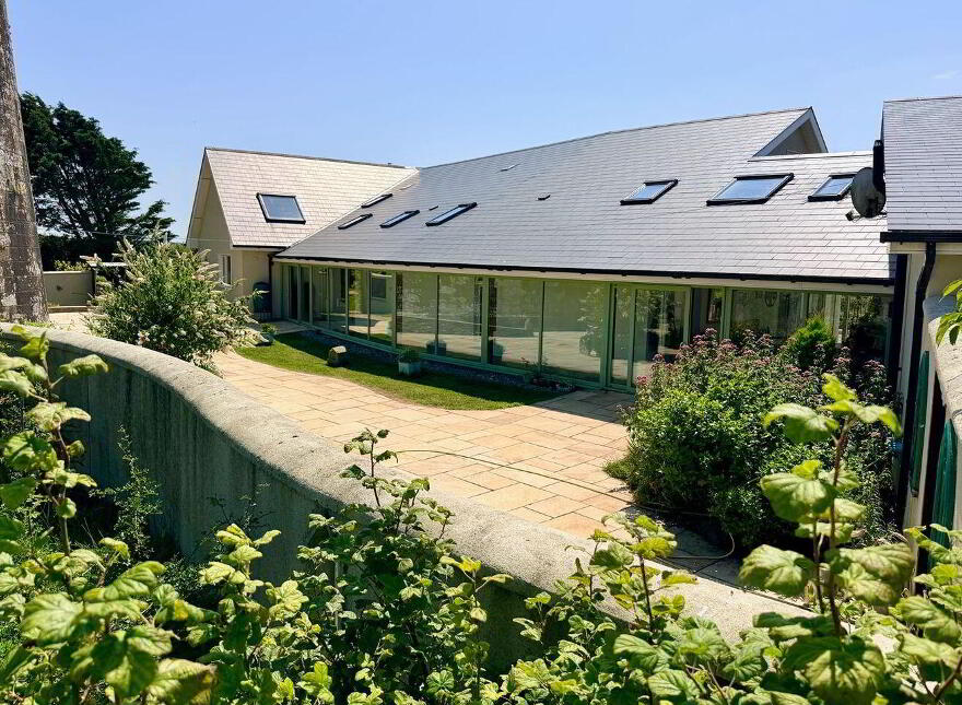 Suaimhneas, Church Road, Duncannon, Y34AE13