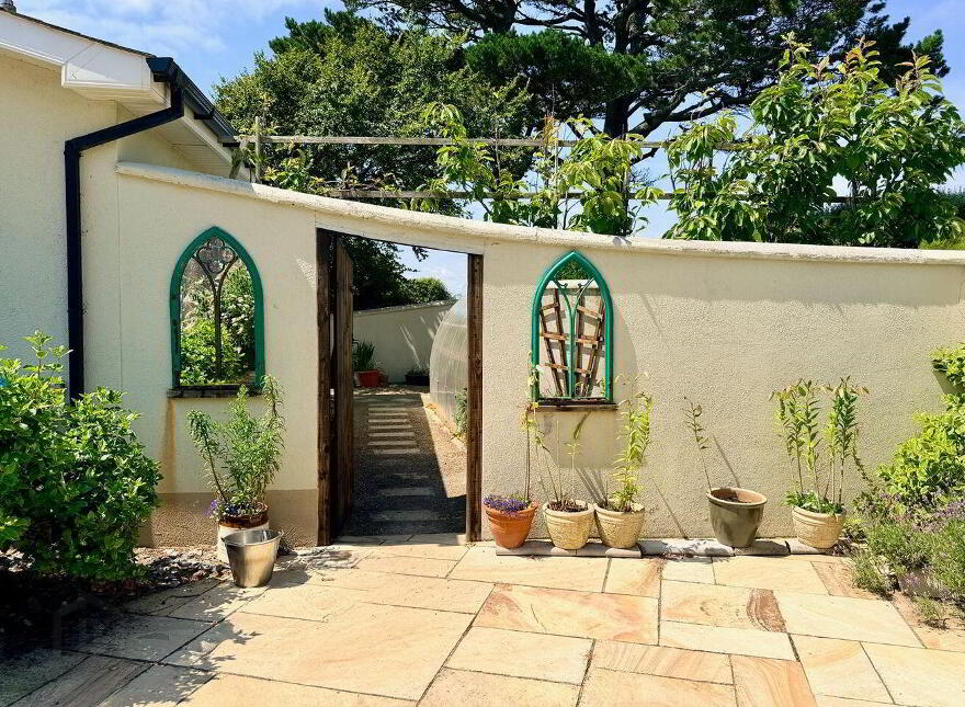 Suaimhneas, Church Road, Duncannon, Y34AE13