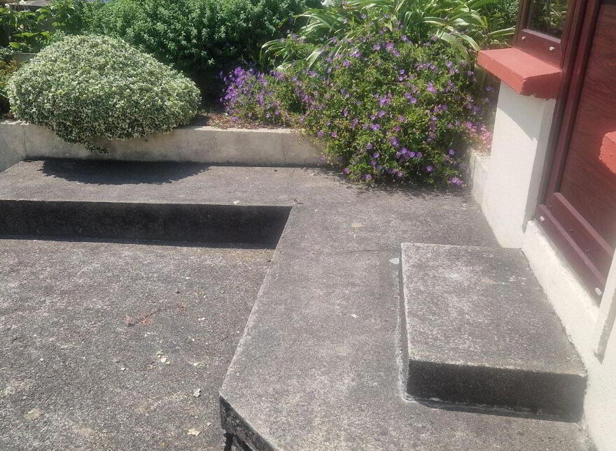 Church Road, Durrus, P75P406