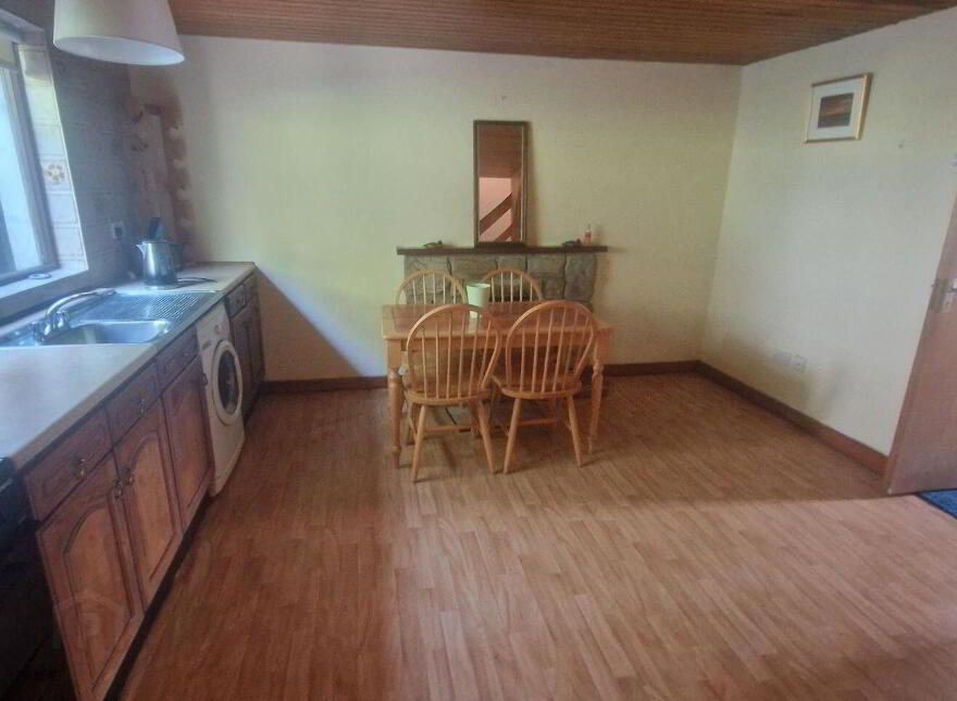 Church Road, Durrus, P75P406