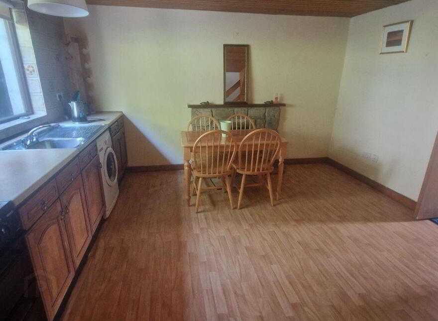 Church Road, Durrus, P75P406