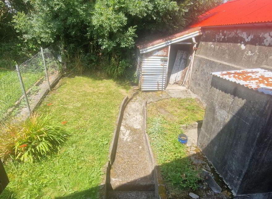 Church Road, Durrus, P75P406